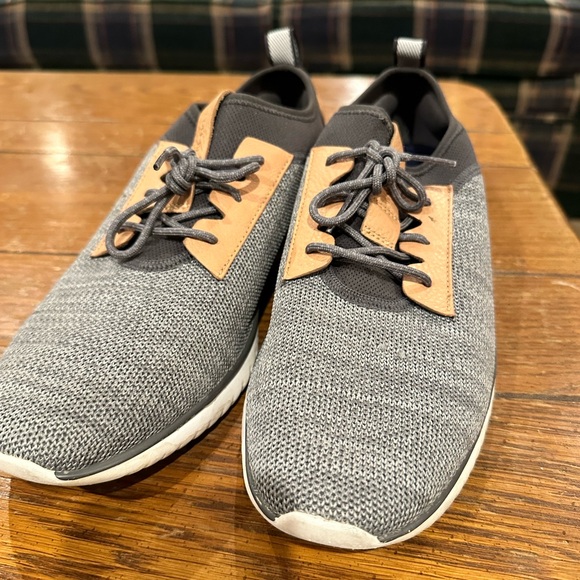 9.5 Men’s Cole Haan Stylish Casual Shoe - Picture 2 of 5